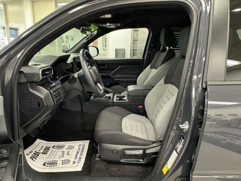 Used 2025 Toyota 4Runner TRD Off-Road AWD/4WD image 13