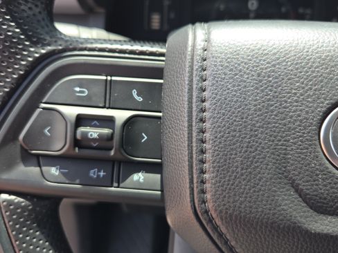 Certified 2026 Toyota Tacoma SR5 AWD/4WD image 17