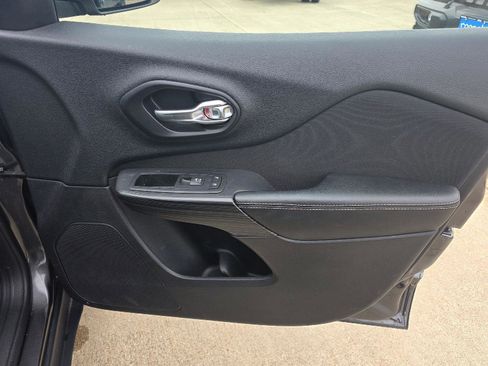 Used 2016 Jeep Cherokee Latitude w/ Safety/Convenience Group image 62