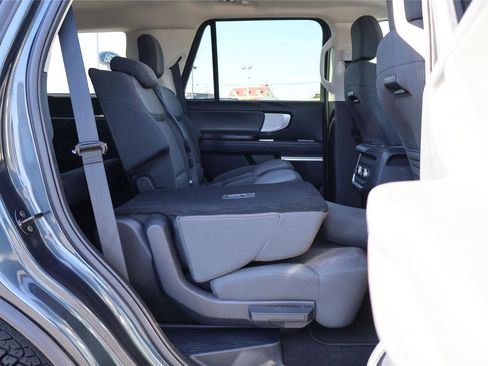 Certified 2025 Ford Expedition Active image 37