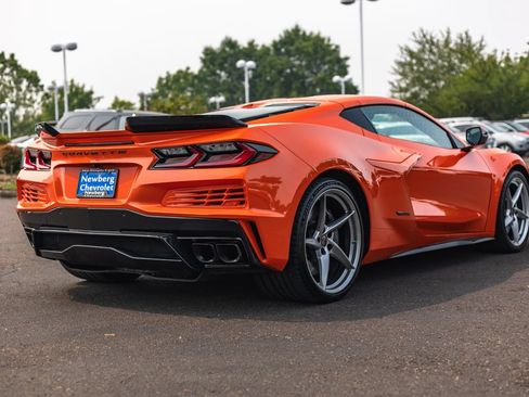 Used 2025 Chevrolet Corvette E-Ray AWD/4WD image 9