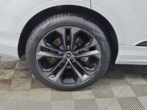 New 2026 Audi Q7 3.0T Premium Plus image 9