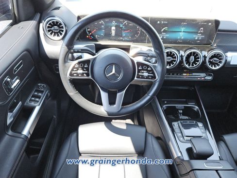Used 2022 Mercedes-Benz GLB 250 4MATIC image 12