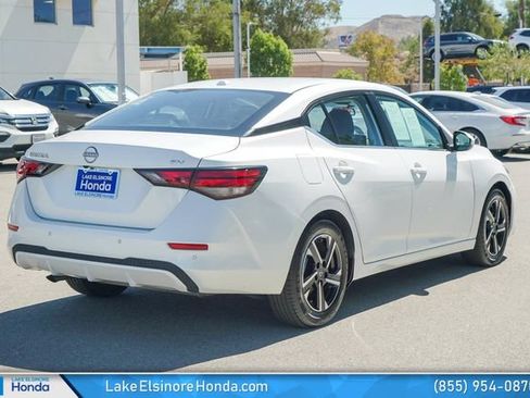 Used 2024 Nissan Sentra SV FWD image 9