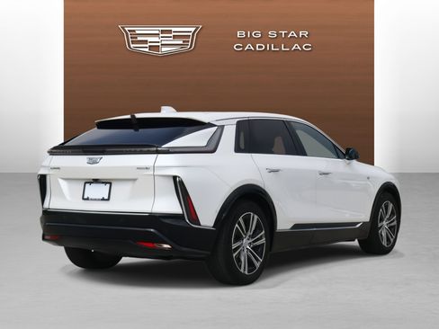 Certified 2024 Cadillac Lyriq Luxury image 5