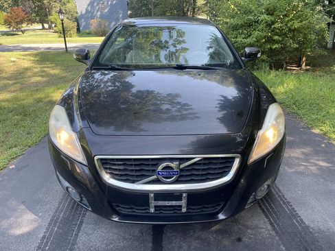 Used 2011 Volvo C70 T5 w/ Convenience Pkg image 3