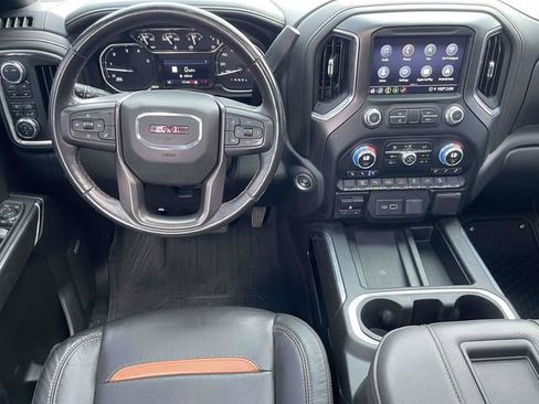 Used 2022 GMC Sierra 2500 AT4 w/ AT4 Preferred Package AWD/4WD image 4
