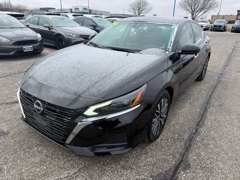 Used 2024 Nissan Altima 2.5 SV image 8