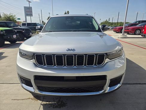 Used 2023 Jeep Grand Cherokee L Laredo AWD/4WD image 8