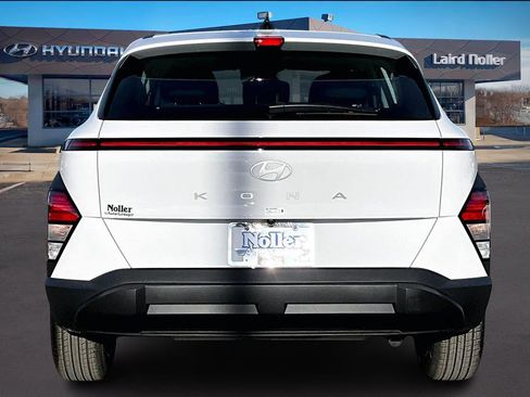 New 2026 Hyundai Kona SE image 4