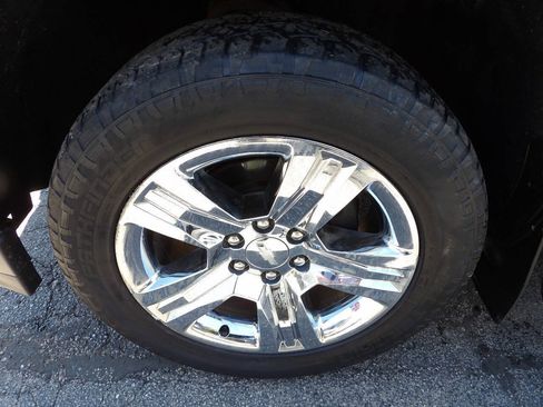Used 2018 Chevrolet Silverado 1500 Custom w/ Custom Value Package AWD/4WD image 5
