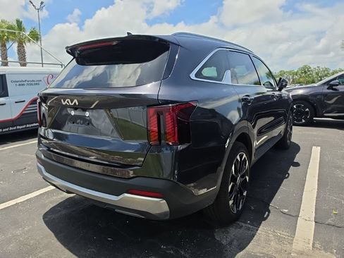 Certified 2025 Kia Sorento SX FWD image 15