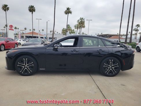 Certified 2021 Toyota Mirai image 7