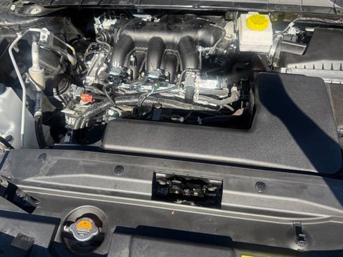 Used 2025 Nissan Pathfinder Platinum AWD/4WD image 10