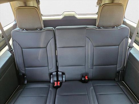 New 2026 Chevrolet Suburban Premier image 19