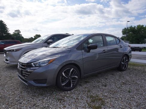 Used 2024 Nissan Versa SR FWD image 1