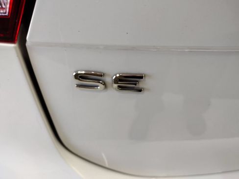 Certified 2022 Volkswagen Tiguan SE FWD image 15