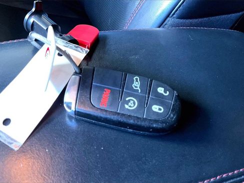 Used 2024 Dodge Durango GT image 27