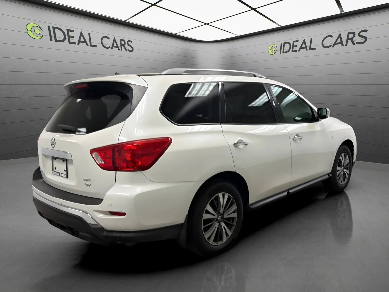 Used 2017 Nissan Pathfinder SV w/ Trailer Tow Package AWD/4WD image 5