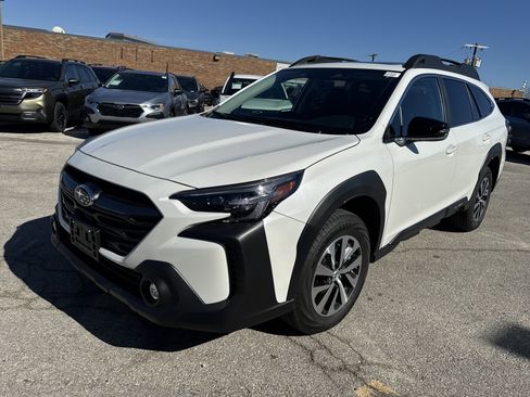 Certified 2025 Subaru Outback Premium w/ Popular Package #1A image 7