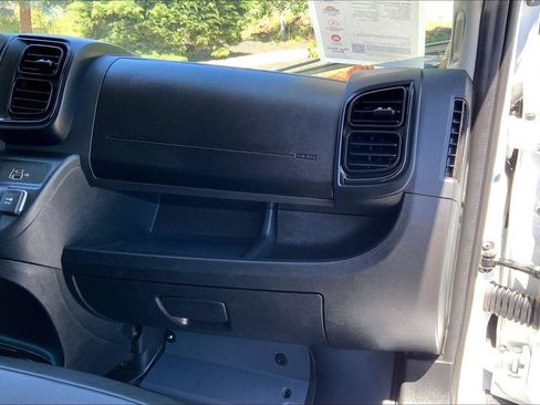 Used 2025 RAM ProMaster 2500 w/ Convenience Group FWD image 16