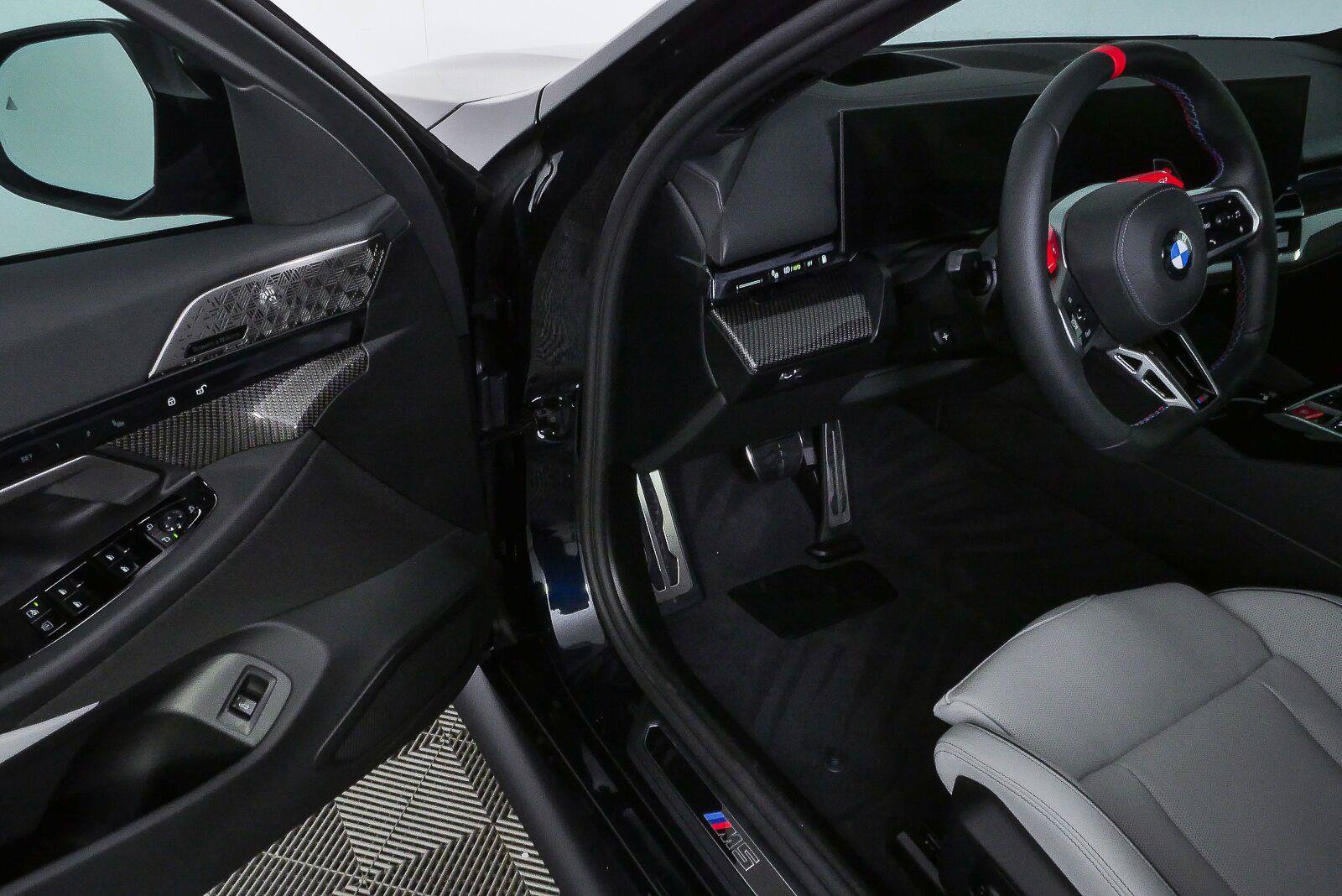 Used 2026 BMW M5 w/ Carbon Package AWD/4WD image 8
