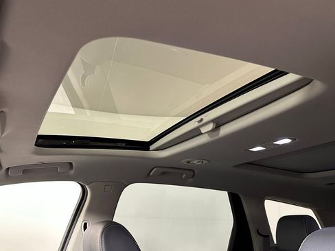 Used 2019 Buick Enclave Premium w/ Experience Buick Package image 24