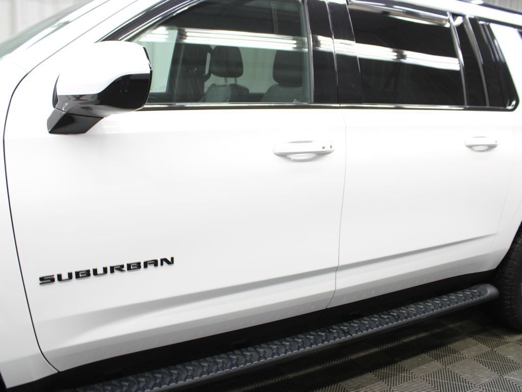 Used 2021 Chevrolet Suburban Z71 AWD/4WD image 46