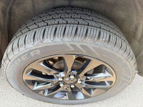 Certified 2019 Jeep Grand Cherokee Altitude AWD/4WD image 10