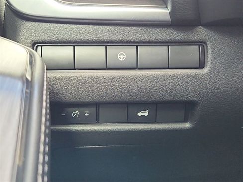 Used 2021 Nissan Rogue SL image 17