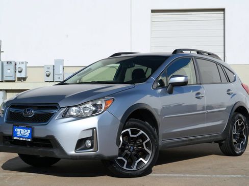 Used 2016 Subaru Crosstrek 2.0i Premium AWD/4WD image 2
