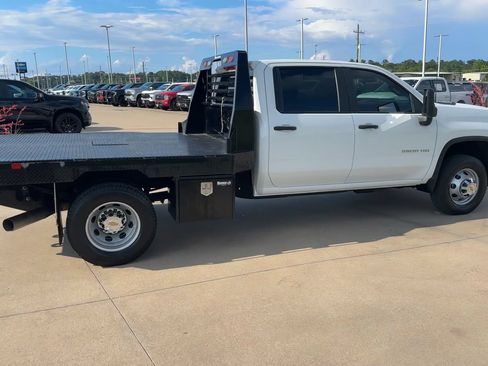 Used 2025 Chevrolet Silverado 3500 W/T AWD/4WD image 9