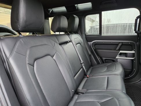 Used 2024 Land Rover Defender 110 S image 15