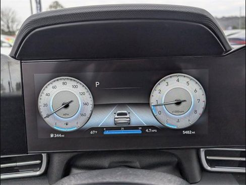 Used 2023 Hyundai Elantra Limited image 18