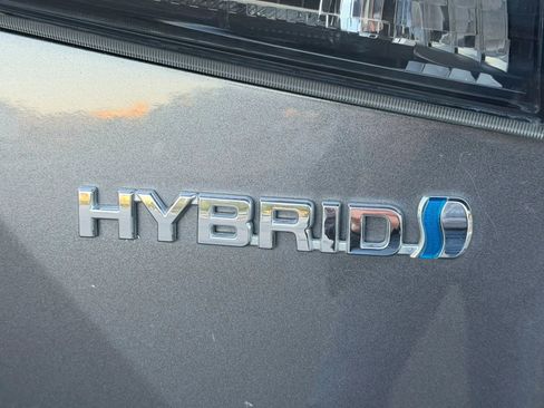 Used 2021 Toyota Highlander LE image 26