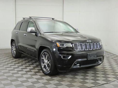 Used 2020 Jeep Grand Cherokee Overland image 3