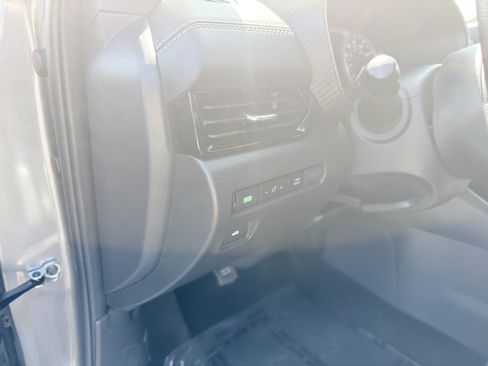 Used 2023 Nissan Sentra SV FWD image 23
