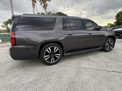 Used 2018 Chevrolet Suburban Premier RWD image 10