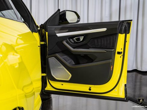 Used 2019 Lamborghini Urus image 37