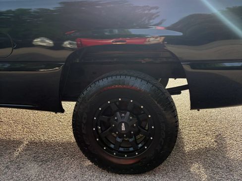 Used 2004 Chevrolet Silverado 1500 LS w/ Light Duty Power Package AWD/4WD image 5