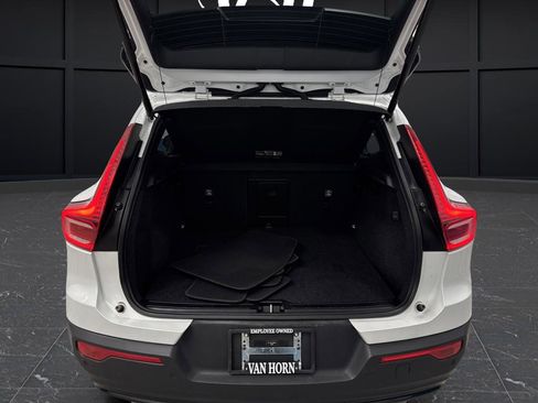 Used 2024 Volvo XC40 B5 Plus w/ Climate Package AWD/4WD image 15