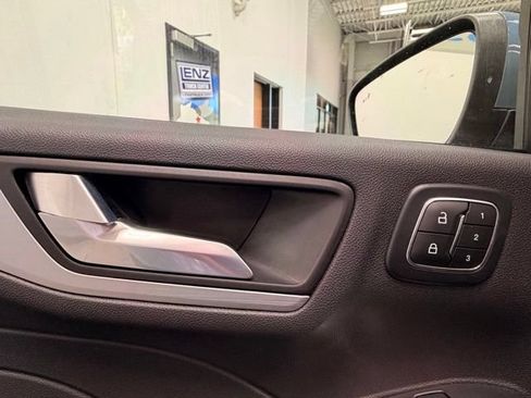 Used 2025 Ford Escape Platinum AWD/4WD image 23