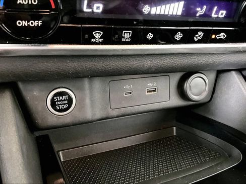 Used 2021 Nissan Rogue SV FWD image 15