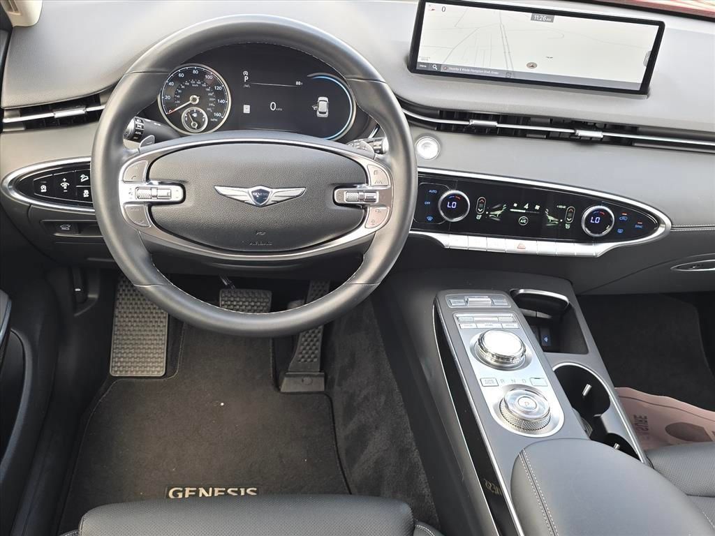 Used 2025 Genesis GV70 2.5T AWD/4WD image 11