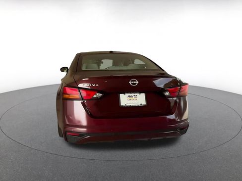 Used 2025 Nissan Altima 2.5 SV FWD image 8