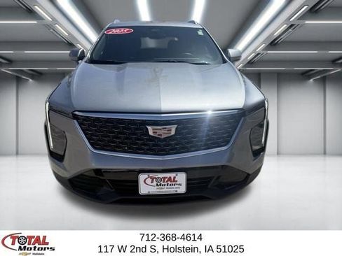 Used 2025 Cadillac XT4 Premium Luxury AWD/4WD image 3