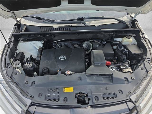 Used 2018 Toyota Highlander SE AWD/4WD image 30