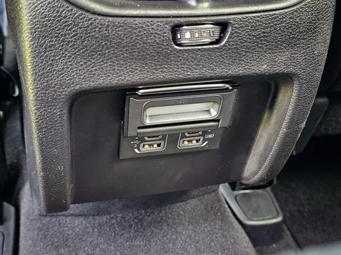 Used 2020 Jeep Cherokee Latitude Plus w/ Cold Weather Group AWD/4WD image 33