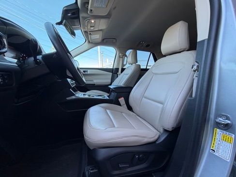 Used 2023 Ford Explorer XLT w/ Equipment Group 202A image 26
