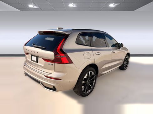 Used 2026 Volvo XC60 B5 Plus w/ Protection Package Premier AWD/4WD image 9